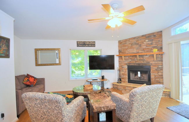 Cacapon Connected - Workplace Retreat - Foto 33