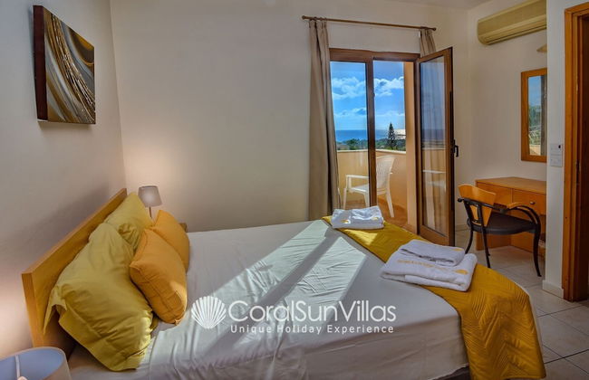 Large Pool & Garden, Billiard, Peaceful Area, Near to the Sea, Coral Bay Paphos - Photo 5