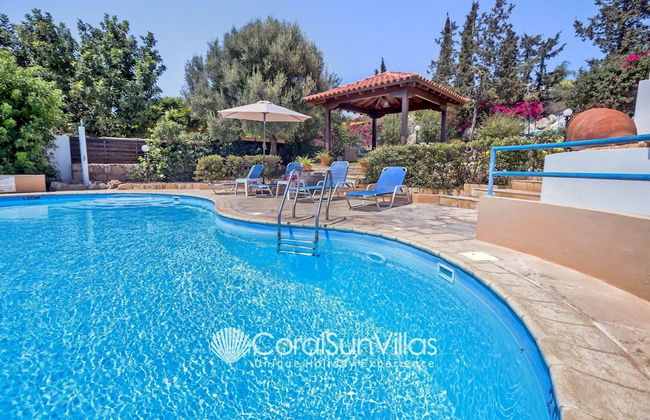 Large Pool & Garden, Billiard, Peaceful Area, Near to the Sea, Coral Bay Paphos - Photo 25