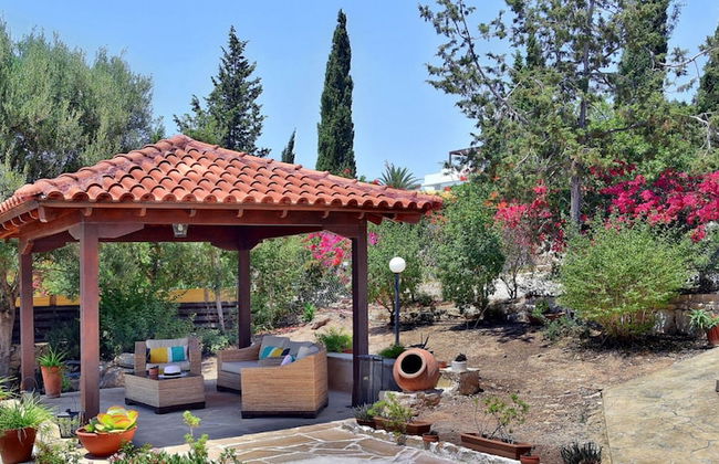 Large Pool & Garden, Billiard, Peaceful Area, Near to the Sea, Coral Bay Paphos - Photo 66