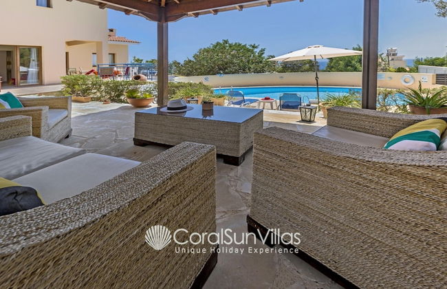 Large Pool & Garden, Billiard, Peaceful Area, Near to the Sea, Coral Bay Paphos - Photo 31