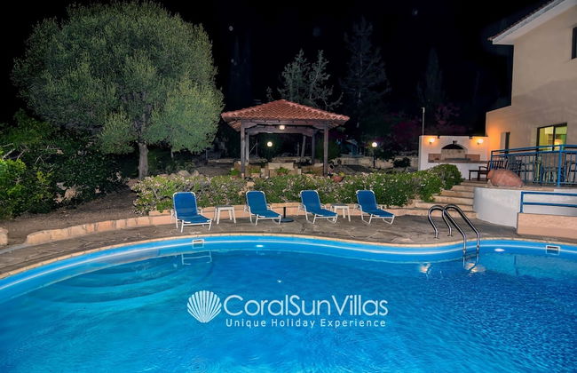 Large Pool & Garden, Billiard, Peaceful Area, Near to the Sea, Coral Bay Paphos - Photo 29