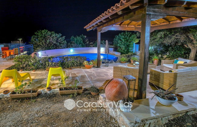 Large Pool & Garden, Billiard, Peaceful Area, Near to the Sea, Coral Bay Paphos - Photo 60