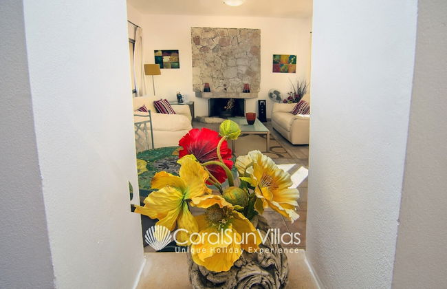 Large Pool & Garden, Billiard, Peaceful Area, Near to the Sea, Coral Bay Paphos - Photo 3