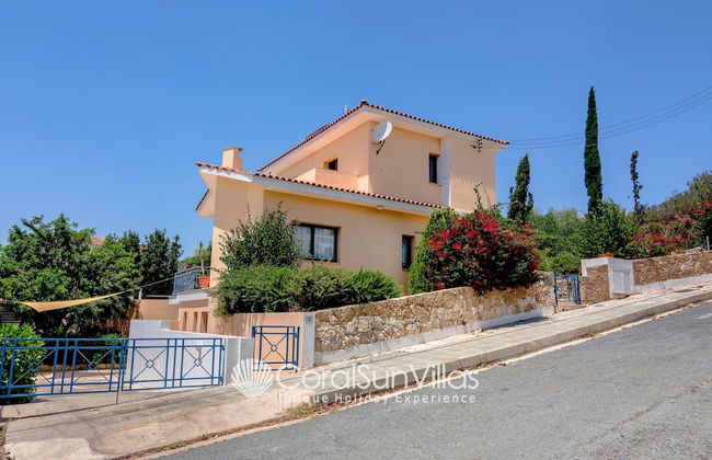 Large Pool & Garden, Billiard, Peaceful Area, Near to the Sea, Coral Bay Paphos - Photo 78