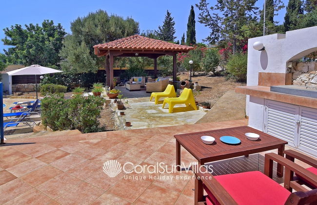 Large Pool & Garden, Billiard, Peaceful Area, Near to the Sea, Coral Bay Paphos - Photo 69