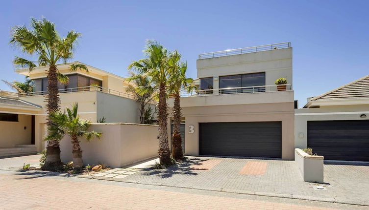 Foto 1 - Home Away From Home on a Secure Golf Estate, Situated Next to the Ocean and Golf