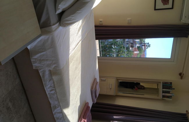 Perfectly Located Apartment - Photo 3