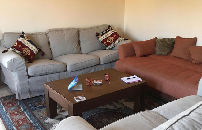 Perfectly Located Apartment - Photo 10