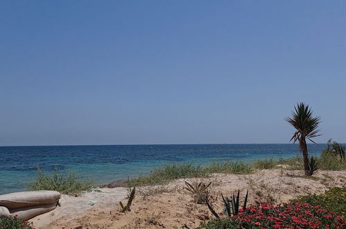 Photo 40 - Beach Front Luxury Living Apartment