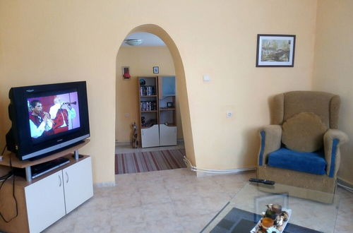 Photo 5 - Three Bedroom House With Garden Only 10 km From Veliko Tarnovo