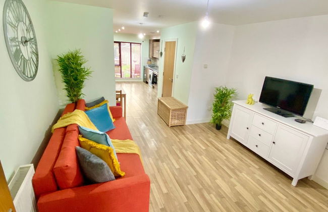 5-bed Townhouse Salford Deep Cleaned - Foto 20