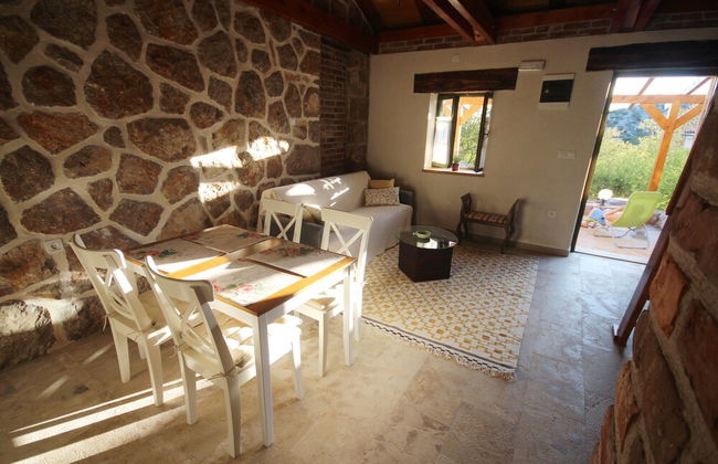 Traditional Stone House Bura - Nature Park Velebit - Foto 20