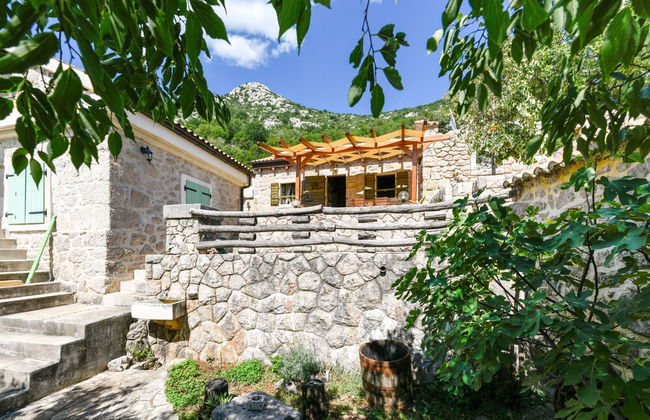 Traditional Stone House Bura - Nature Park Velebit - Foto 26