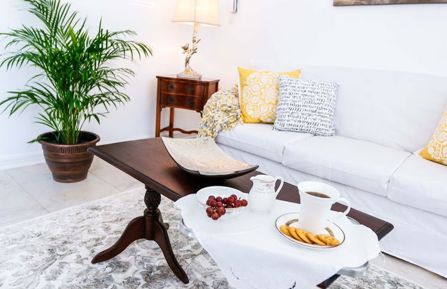 Cattleya's New Kingston Guest Apartment - Photo 12