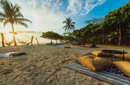 Photo 23 - Luxury Beachfront Villa with private pool at Nantipa