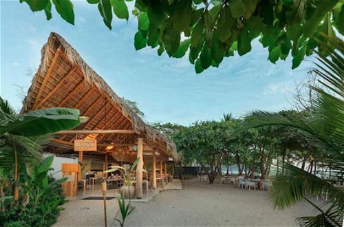 Photo 19 - Luxury Beachfront Villa with private pool at Nantipa