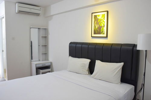 Photo 3 - Elegant and Comfy Studio at Bassura City Apartment