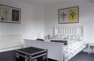 Photo 2 - Trendy 1 Bedroom Apartment in Kings Cross