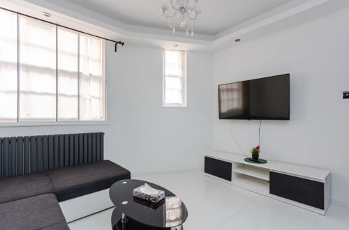 Photo 7 - Stylish Apartment in the Heart of Shoreditch