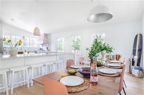 Foto 21 - Cast Away by Avantstay Stunning Modern Home Near Beach w/ Two Kitchens