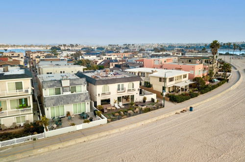 Photo 16 - Shoreline by Avantstay Spectacular Beachfront Home w/ Fire Pit, Spa & Pool Table