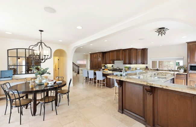 Shoreline by Avantstay Spectacular Beachfront Home w/ Fire Pit, Spa & Pool Table - Foto 17
