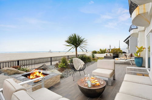 Foto 1 - Shoreline by Avantstay Spectacular Beachfront Home w/ Fire Pit, Spa & Pool Table