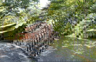 Foto 2 - Dudley IV by Avantstay Cosy Cabin w/ Hot Tub & Sweeping Views