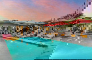 Foto 2 - Lloyd by Avantstay Palm Spring Paradise w/ Pool, Large Yard & Table Tennis! Permit#3779