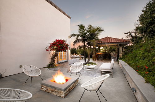 Photo 10 - Villa Valencia by Avantstay Entertainers Dream w/ Outdoor Kitchen, Spa & Views