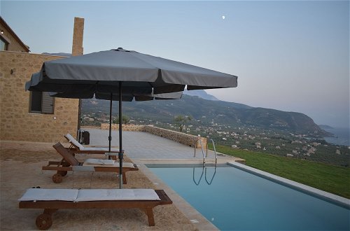 Foto 14 - Luxury Villa With Private Pool Kika Residences