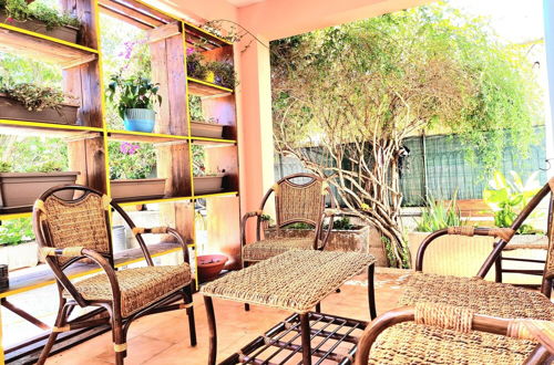 Photo 4 - Stylish Home With Patio 4 min Walk to the Beach