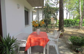 Foto 1 - Charming Apartment With Fenced Garden