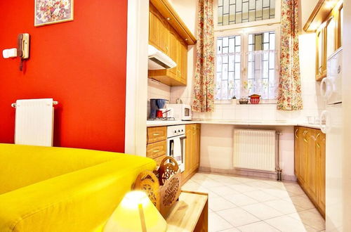 Photo 18 - Vibrant 3 Bedroom Apartment In The Pulsing Heart Of Budapest