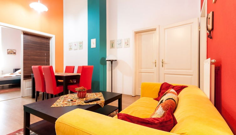 Photo 1 - Vibrant 3 Bedroom Apartment In The Pulsing Heart Of Budapest