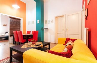 Photo 1 - Vibrant 3 Bedroom Apartment In The Pulsing Heart Of Budapest