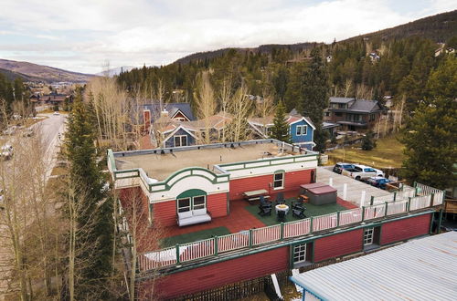 Foto 3 - Holly by Avantstay In the Heart of Breckenridge w/ Hot Tub, Game Room & Roof Top Patio