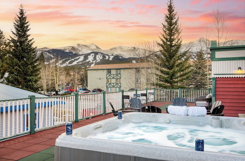 Foto 34 - Holly by Avantstay In the Heart of Breckenridge w/ Hot Tub, Game Room & Roof Top Patio