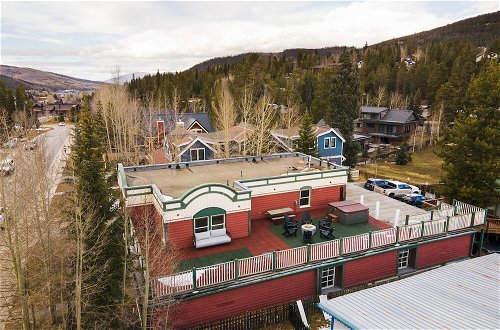 Photo 9 - Holly by Avantstay In the Heart of Breckenridge w/ Hot Tub, Game Room & Roof Top Patio