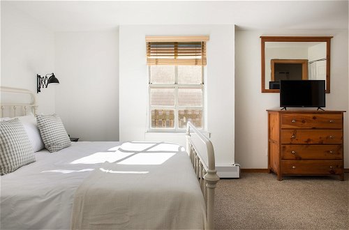 Foto 3 - Holly by Avantstay In the Heart of Breckenridge w/ Hot Tub, Game Room & Roof Top Patio
