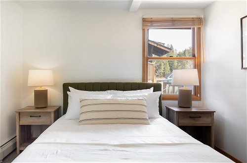 Foto 6 - Holly by Avantstay In the Heart of Breckenridge w/ Hot Tub, Game Room & Roof Top Patio