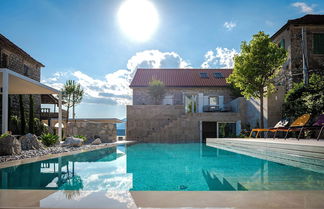 Foto 1 - Villa Lastva is a Five Star Seafront Luxury Villa With Privite Pool