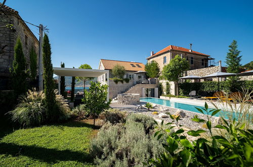 Foto 40 - Villa Lastva is a Five Star Seafront Luxury Villa With Privite Pool