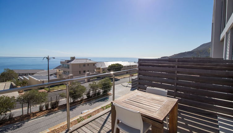 Photo 1 - Camps Bay Luxury Studio Apartment - The Crystal