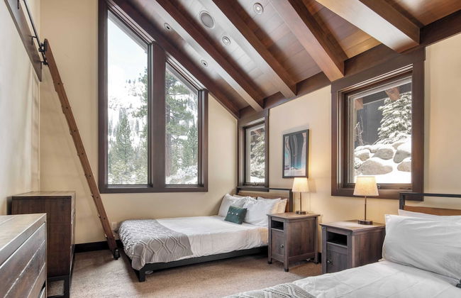 Bronson by Avantstay Luxurious Home On The Slopes! - Photo 39