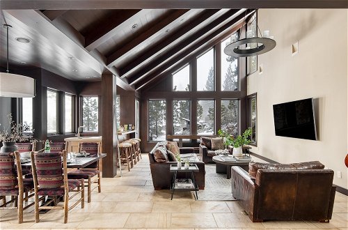 Photo 32 - Bronson by Avantstay Luxurious Home On The Slopes