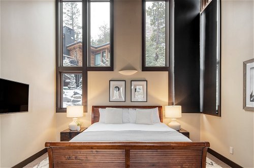 Foto 6 - Bronson by Avantstay Luxurious Home On The Slopes