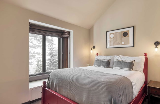 Bronson by Avantstay Luxurious Home On The Slopes! - Photo 33