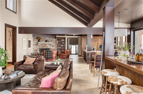 Photo 13 - Bronson by Avantstay Luxurious Home On The Slopes